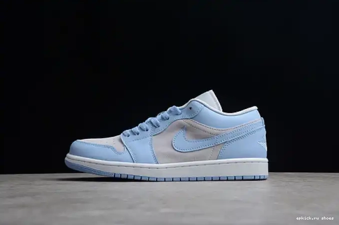 Blue University DC0774-050 Low Jordan (W) 1 0516